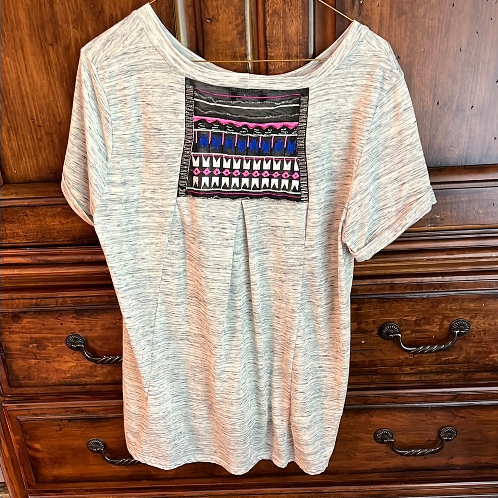 Papermoon Gray Cream Boxy Graphic Short Sleeve Tee